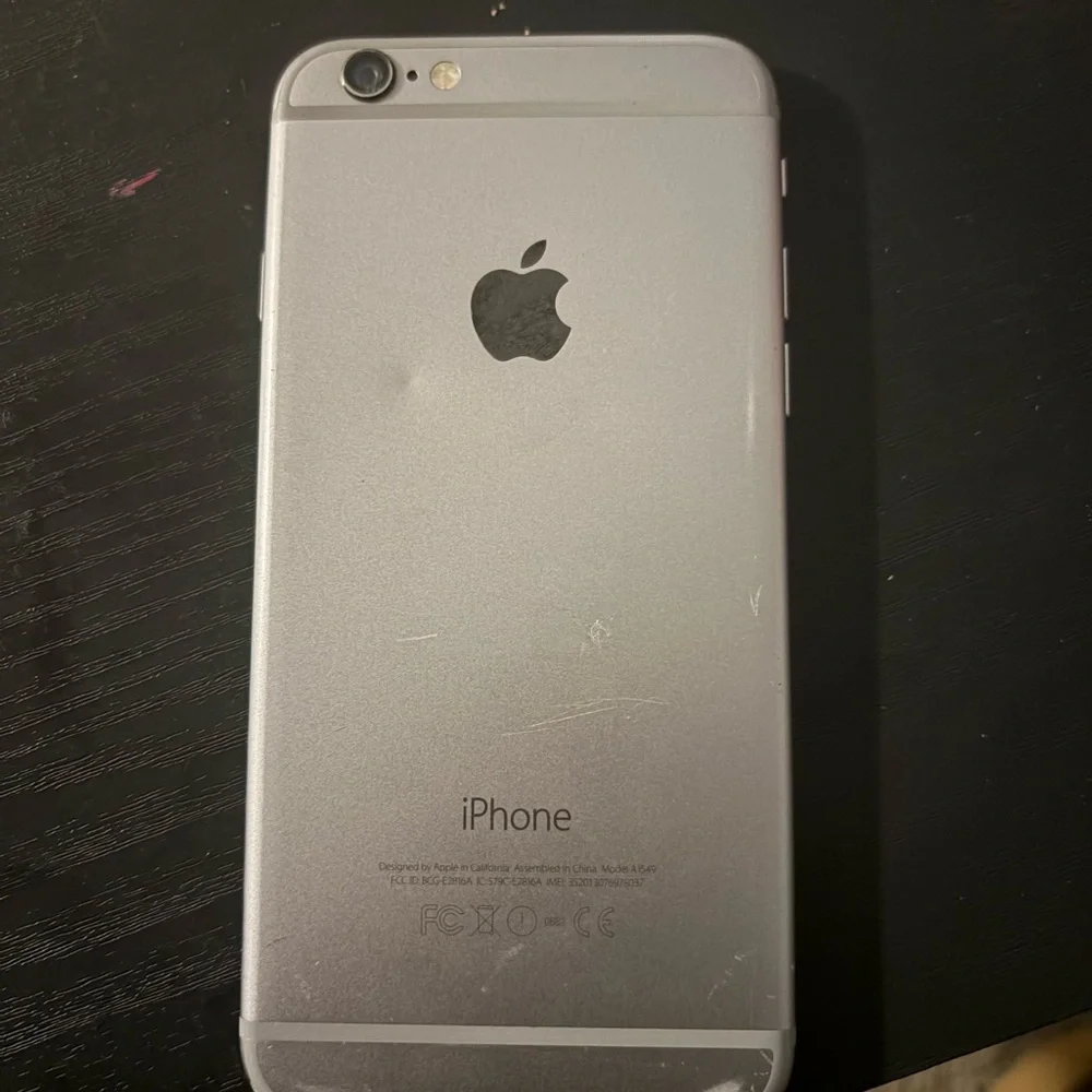 Apple iPhone 6 - Silver